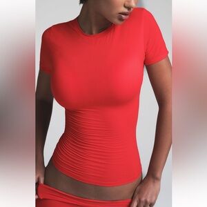 SKIMS Fits Everybody Short Sleeve T-shirt